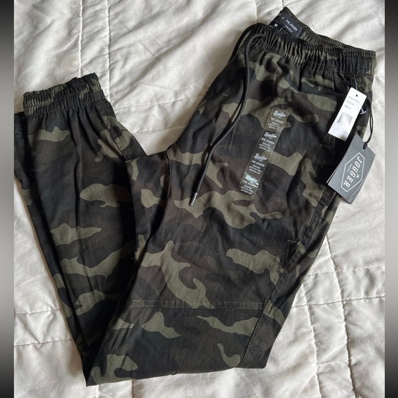 ❤️ Boys Camo Stretchy Core Jogger 2.0 NWT Size M - Picture 2 of 2